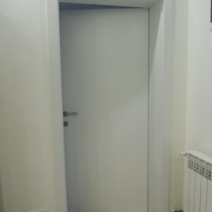 vrata-sa-kutijom-od-medijapana-005